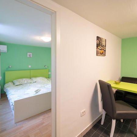 Apartment Fly Split Exteriör bild