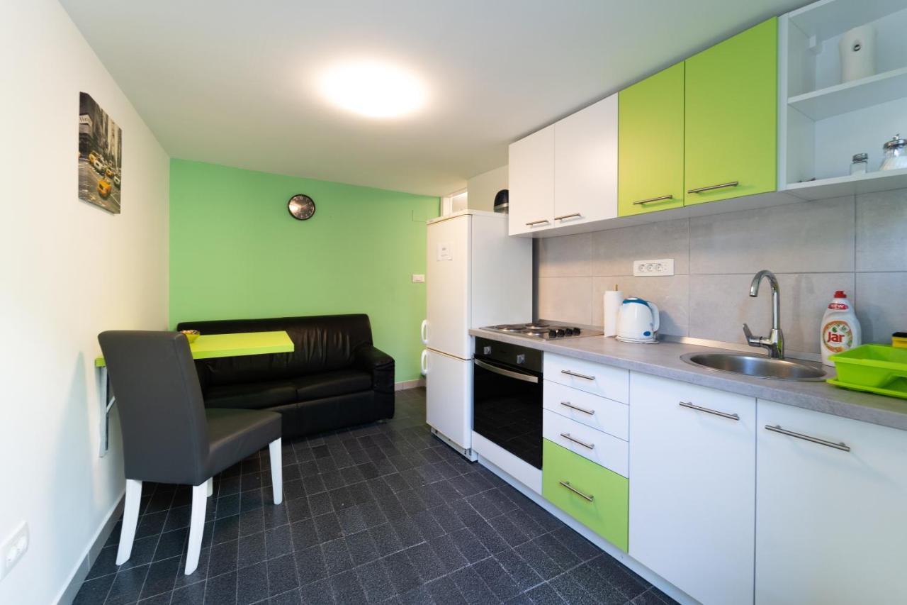 Apartment Fly Split Exteriör bild